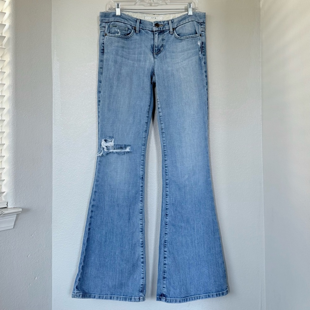 JOE’S JEANS 29 Stardust Super Flare Stretch in Lee • Light Wash Denim Wide Leg